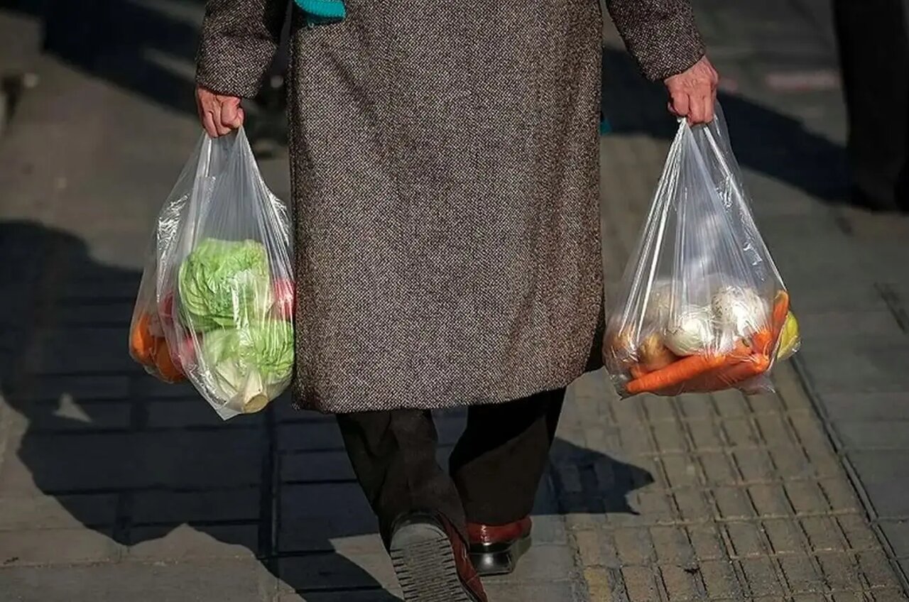 تحلیل روزنامه اینترنتی دفتر حفظ و نشر آثار رهبری از راه نجات اقتصاد ایران؛ نباید در انتظار معجزه وین یا نیویورک بود! تحلیل روزنامه اینترنتی دفتر حفظ و نشر آثار رهبری از راه نجات اقتصاد ایران؛ نباید در انتظار معجزه وین یا نیویورک بود!