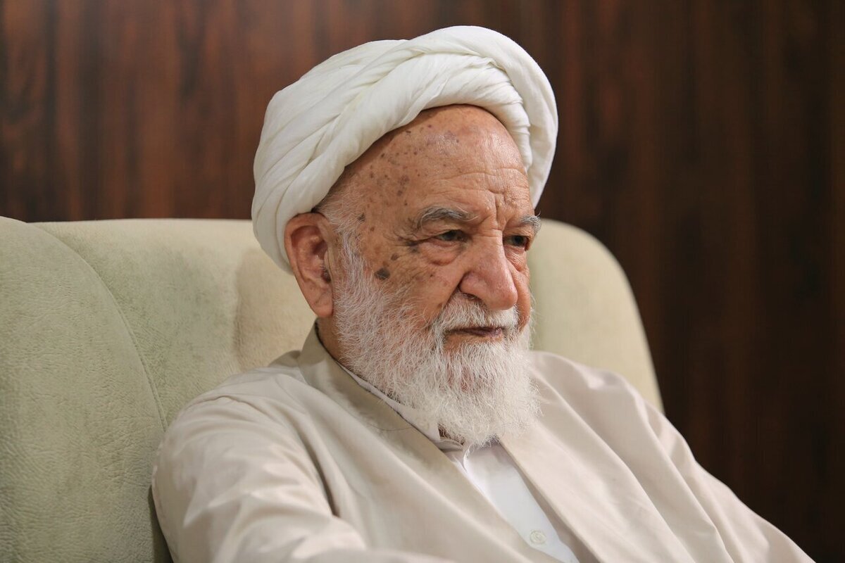 طعنه آیت الله مسعودی خمینی به تندروها/ چرا مدام کنار نشسته‌اید و  می‌گویید «لنگش کن»؟/ خودتان بروید و جنگ کنید