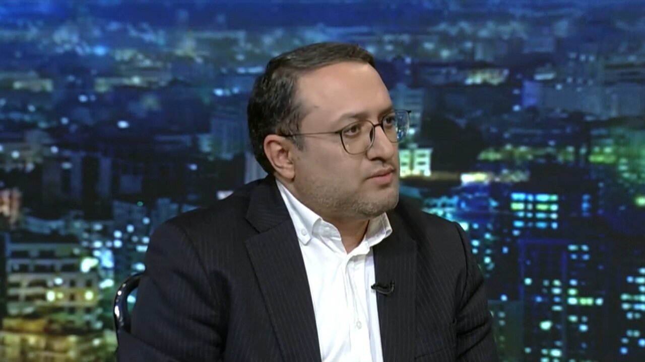 مشاور قالیباف: ادعاها درباره واگذاری امتیاز در موضوع تنگه هرمز نادرست است/ ایران خود را برای رویارویی‌های احتمالی بعدی آماده می‌ کند